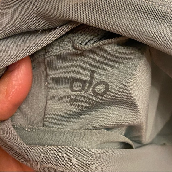 ALO Yoga bra - Picture 3 of 10